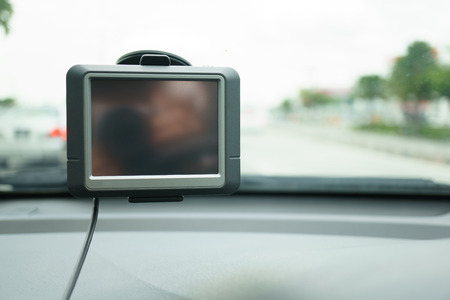 GPS navigator device with blank screen inside vehicle
