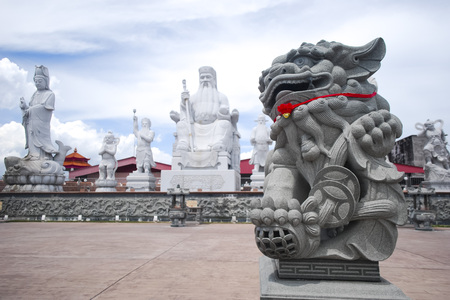 Fu Dog and the Chinese templeの写真素材