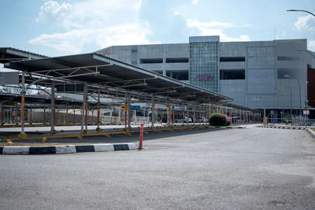 Ipoh, Perak, Malaysia - March 19 2020: COVID-19 Pandemic Lockdown causes shopping mall parking lot to be emptyのeditorial素材