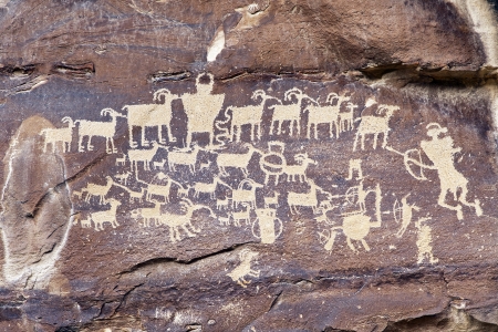 Native American Rock Art Petroglyphs-Great Hunt Panel at Nine Mile Canyon, UTのeditorial素材