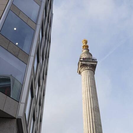 Monument to the Great Fire of London, London, England, United Kingdomhttp://www.alamy.com/mediacomp/imagedetails.aspx?ref=H32CEBの写真素材