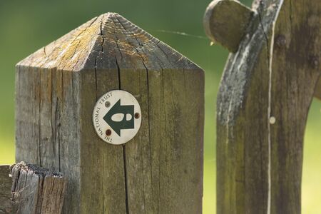 National Trust trail marker, Osterley Park, Isleworth, Middlesex, Englandの写真素材