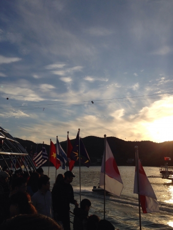 Beautiful sunset on the boatの素材