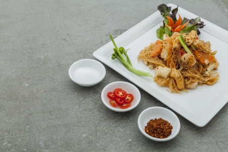 Stir fried vermicelli and mixed vegetables with sukiyaki sauce.の写真素材