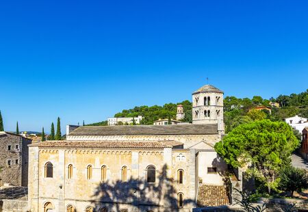 Sant Pere de Galligants is Benedictine abbey in Girona, Catalonia. Since 1857, it is home to the Archaeological Museum of Catalonia in the city, city views of Girona, Girona, Spainの写真素材