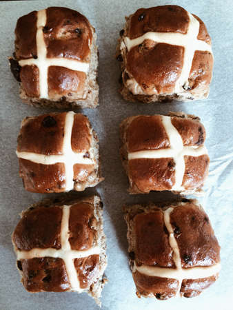 Six hot cross buns 