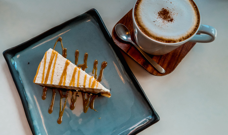 cake in coffee shop, selective focusの写真素材