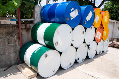 200 liter fuel tanks, including green tanks, black tanks, red yellow tanks