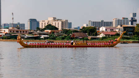 Bangkok, Thailand - October 25, 2012: Royal Barge Narai Song Suban HM Rama IX of Thailand in Dress rehearsal for Royal Barge Procession on 9 November 2012 on Chaophraya Riverのeditorial素材