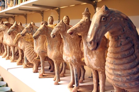Antique chinese terra cotta artifact clay figurines のeditorial素材