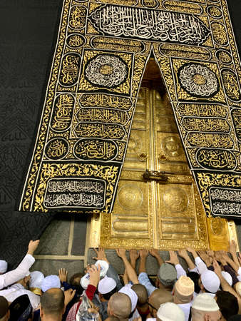 Muslims perform Hajj during Dhul Hijja in Mecca Grand Mosque, Saudi Arabiaのeditorial素材