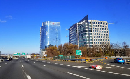 McLean, Virginia, U.S.A - December 6, 2020 - The view of the traffic on Interstate 495 by the Capital One buildingのeditorial素材