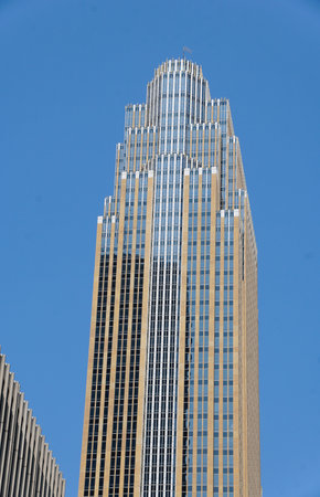 Minneapolis, Minnesota, U.S - July 12, 2024 - The tall building of Wells Fargo Centerのeditorial素材