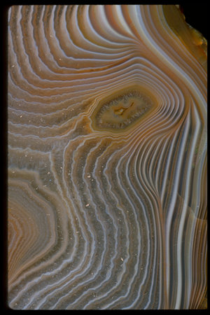 Quartz (var. agate) - Primary Mineral