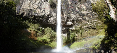 Waterfall at Bridal Veil Falls, New Zealandの写真素材