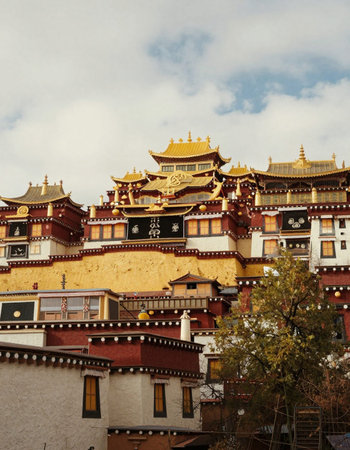 Potala Palace in Lhasa, Tibet, China.