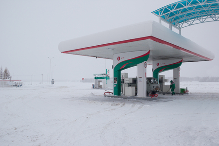 Aleksandrovka, Tatarstan, Russia-January 3, 2017: Gas station "Tatneft "on the highway"Ural".のeditorial素材