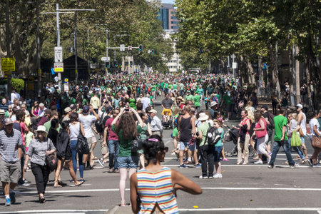 SYDNEY, AUSTRALIA - Mar 17TH  Crowds celebrating St Patrickのeditorial素材