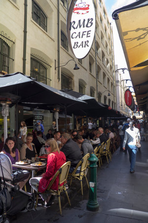 Melbourne, Australia-March 18th 2013  Eating lunch in Melbourneのeditorial素材