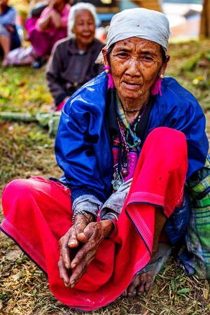 KAMPHAENGPHET, THAILAND - January 01, 2014 All ethnic group in Thailand very poor but has beautiful culture, This old Karen woman very kind and still healthyのeditorial素材