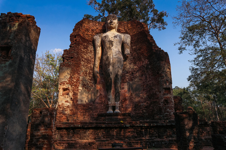 Old Buddha statue in Wat Phra Si Iriyabot in Kamphaeng Phet Historical Park. Kamphaeng Phet. Thailandの写真素材