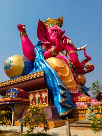 Statue of Hindu God Ganesha. close up of Ganesha Idol at an artist's workshop during Ganeshaのeditorial素材