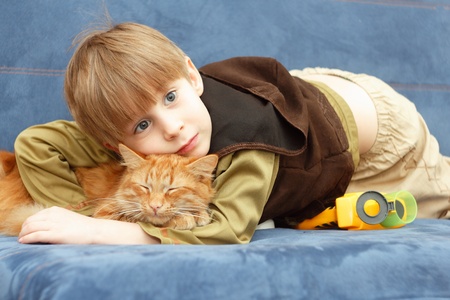 kitten and child best friendsの写真素材