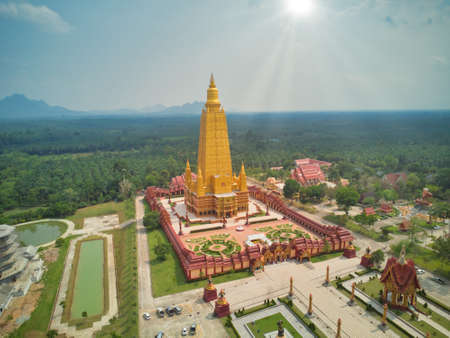 Aerial view of Wat Mahathat Wachiramongkol (Wat Bang Tong) Krabi Thailandの素材 [FY310186197072]