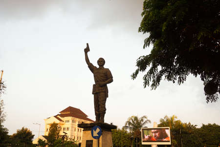 Surakarta, Indonesia â December 20, 2021: Gladak Statue or the Slamet Riyadi Statue is a form of appreciation to Captain Slamet Riyadi in the city of Solo in the afternoon. Jalan Tugu Slamet Riyadiのeditorial素材