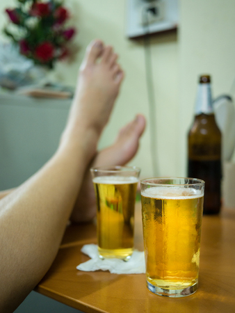 Beer drinkers feel happy and relaxed with a beer tasting after tasting a variety of brandsの写真素材