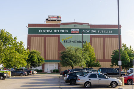 Oklahoma City, USA - October 25th, 2023: A U-Haul center self-storage location in Oklahoma City.のeditorial素材