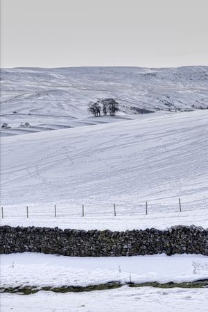 Snow covered farmland in the Eden valley, Cumbria, Englandの写真素材