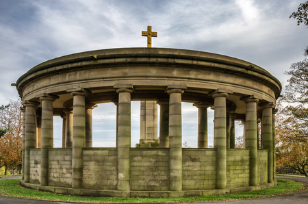 View of the domed, circular war memorial in Greenhead park, Huddersfield, Yorkshire, Englandのeditorial素材