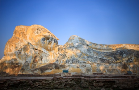 sleeping buddha statue in Ayutthaya thailandの写真素材