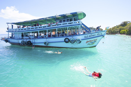 TRAT THAILAND - OCT29 : visitor boat and traveler snorkeling and enjoy activities on blue clear water of koh chang important marine national park eastern of thailand  on October29, 2014 in Trat eastern of Thailandのeditorial素材