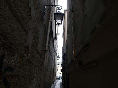 The narrowest street in Paris---Rue de Chat qui pecheの写真素材