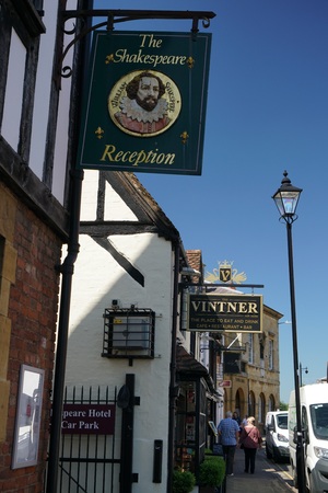 Stratford-upon-Avon, United Kingdom-May 26, 2017: Sheep street of Stratford-upon-Avonのeditorial素材
