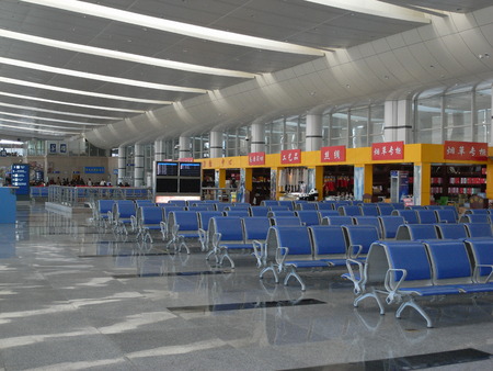 Sichuan, China-April 13, 2008: Jiuzhai Huanglong Airportのeditorial素材