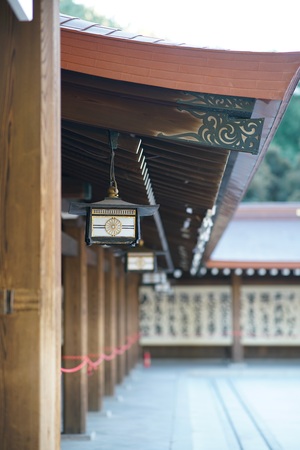 Tokyo, Japan-January 12, 2018: East at the shrine gate of Meiji Jingu at the Shrine located in Shibuya, Tokyo. This at the shrine is dedicated to the deified spirits of Emperor Meiji.のeditorial素材