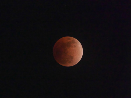 Tokyo, Japan-January 31, 2018: Total lunar eclipse--Super Blue Blood Moon Eclipse--would begin in five minutes on January 31 2018.のeditorial素材