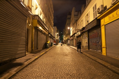 Paris, France-January 19, 2018: Rue de Steinkerque, the way to the Sacre Coeur, in the early morningのeditorial素材