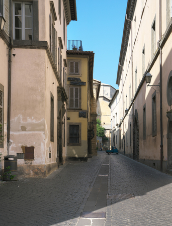 Orvieto, Italy-July 28, 2018: Alley in Orvieto, Umbriaのeditorial素材