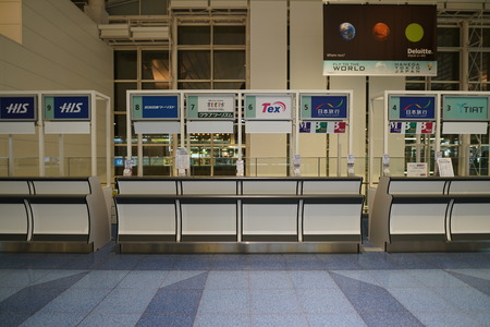Tokyo, Japan-September 9, 2018: Haneda Airport International Passenger Terminal Departure Lobby Check-in Counterのeditorial素材