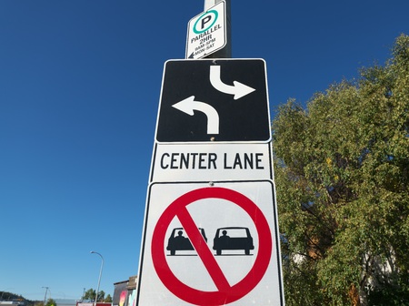 Whitehorse, Canada-September 10, 2018: Center Lane signのeditorial素材