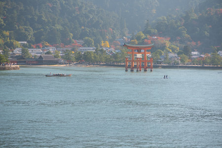 Floating torii gate of Itsukushima Shrine at Miyajima island Hiroshima, Japanのeditorial素材