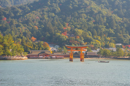 Floating gate of Itsukushima Shrine at Miyajima island Hiroshima, Japanのeditorial素材