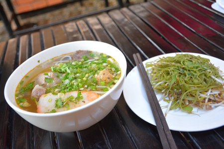 Noodle soup and stir-fried vegetable