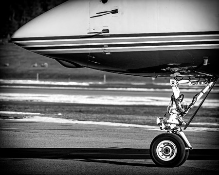 Taxiing for departure at Samedan Airportのeditorial素材