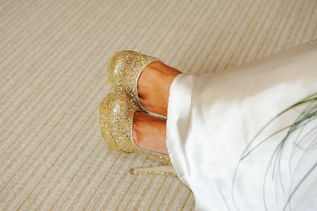 Brides sparkly shoes closeupの写真素材