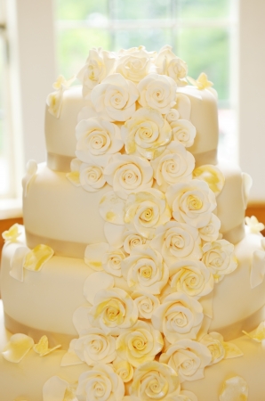 Wedding cake closeup flower detailsの写真素材